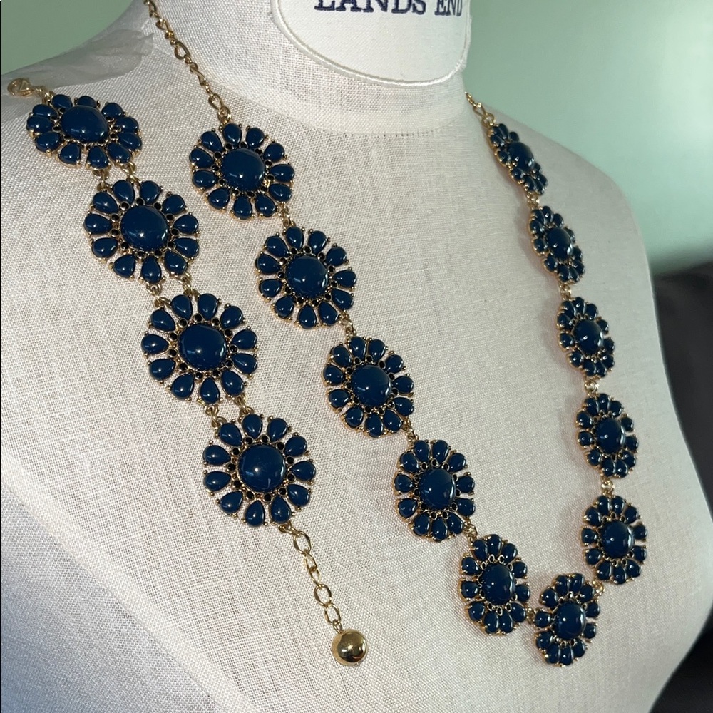 Elegant Gold and Blue Floral Necklace - Picture 3 of 6